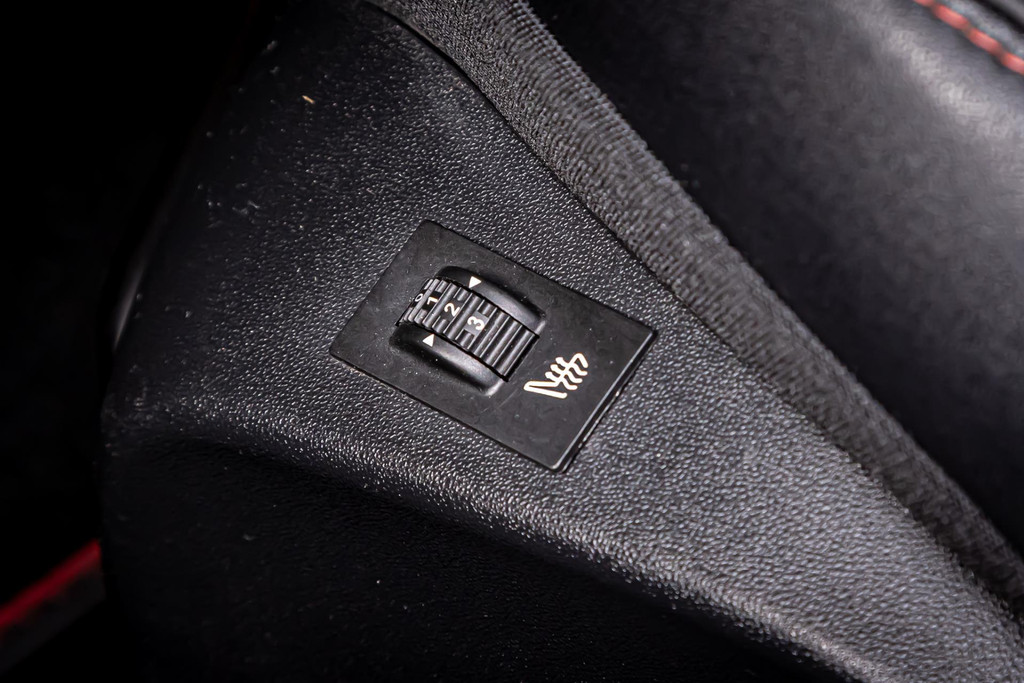 Peugeot 2008 1.2 PureTech GT-line | Apple Carplay | Trekhaak | Achteruitrijcamera 50392194-48.jpg | Autobedrijf van Geel