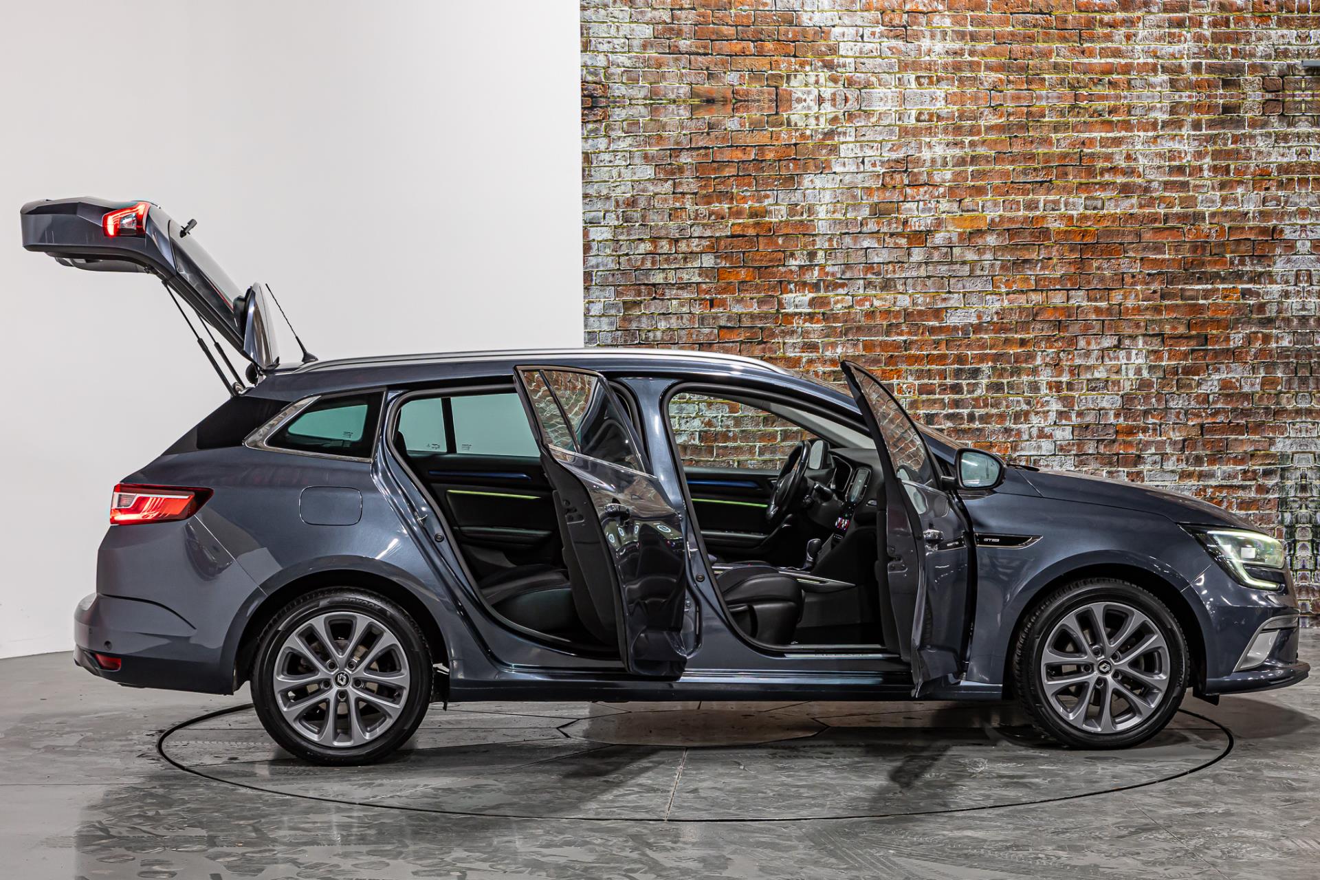 Renault Mégane Estate 1.2 TCe GT-Line | Apple Carplay | Achteruitrijcamera | Kuipstoelen 50394819-5.jpg | Autobedrijf van Geel