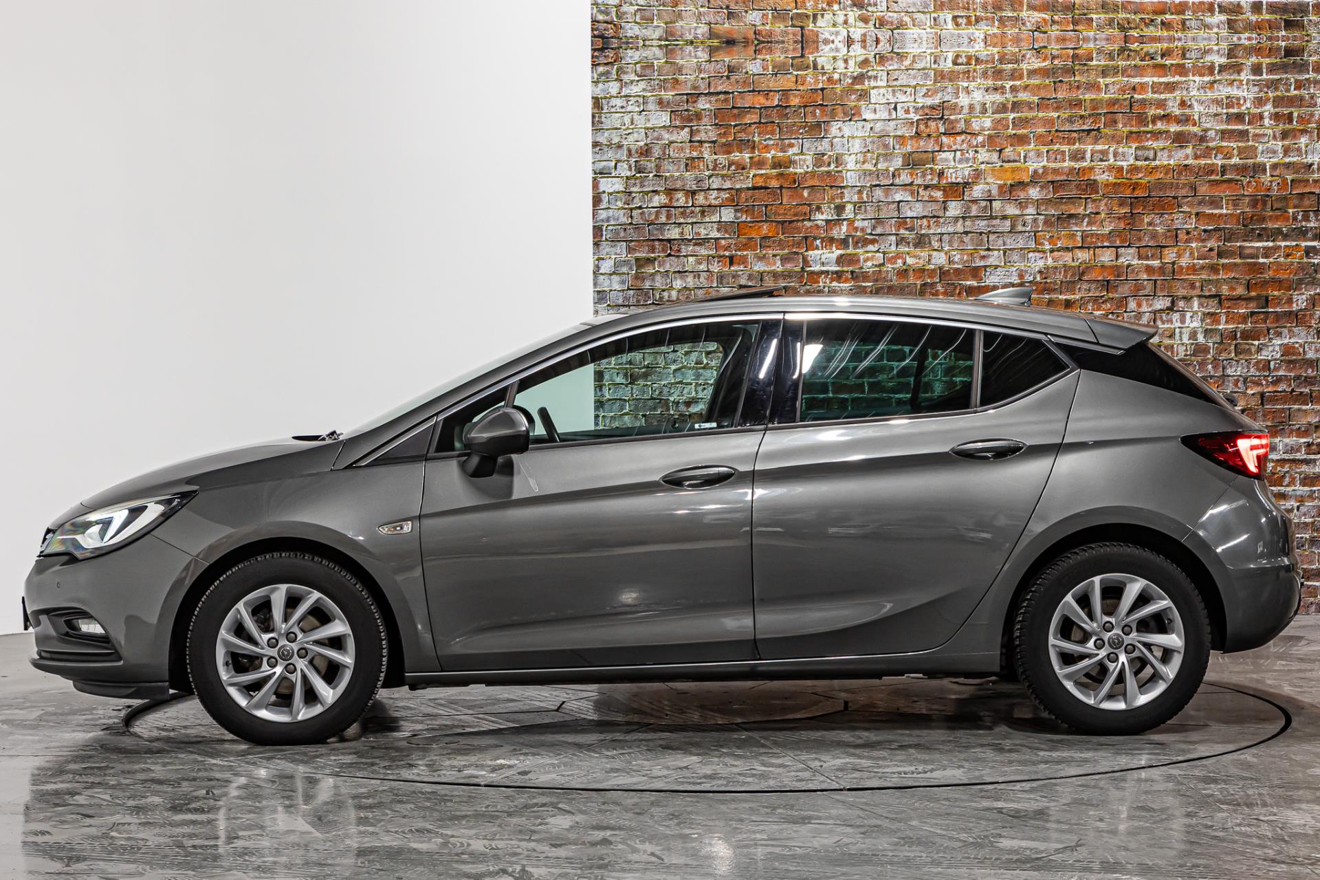 Opel Astra 1.4 Turbo | Apple Carplay | Schuif kanteldak|Stoelverwarming voor- en achter | Trekhaak 50438155-15.jpg | Autobedrijf van Geel