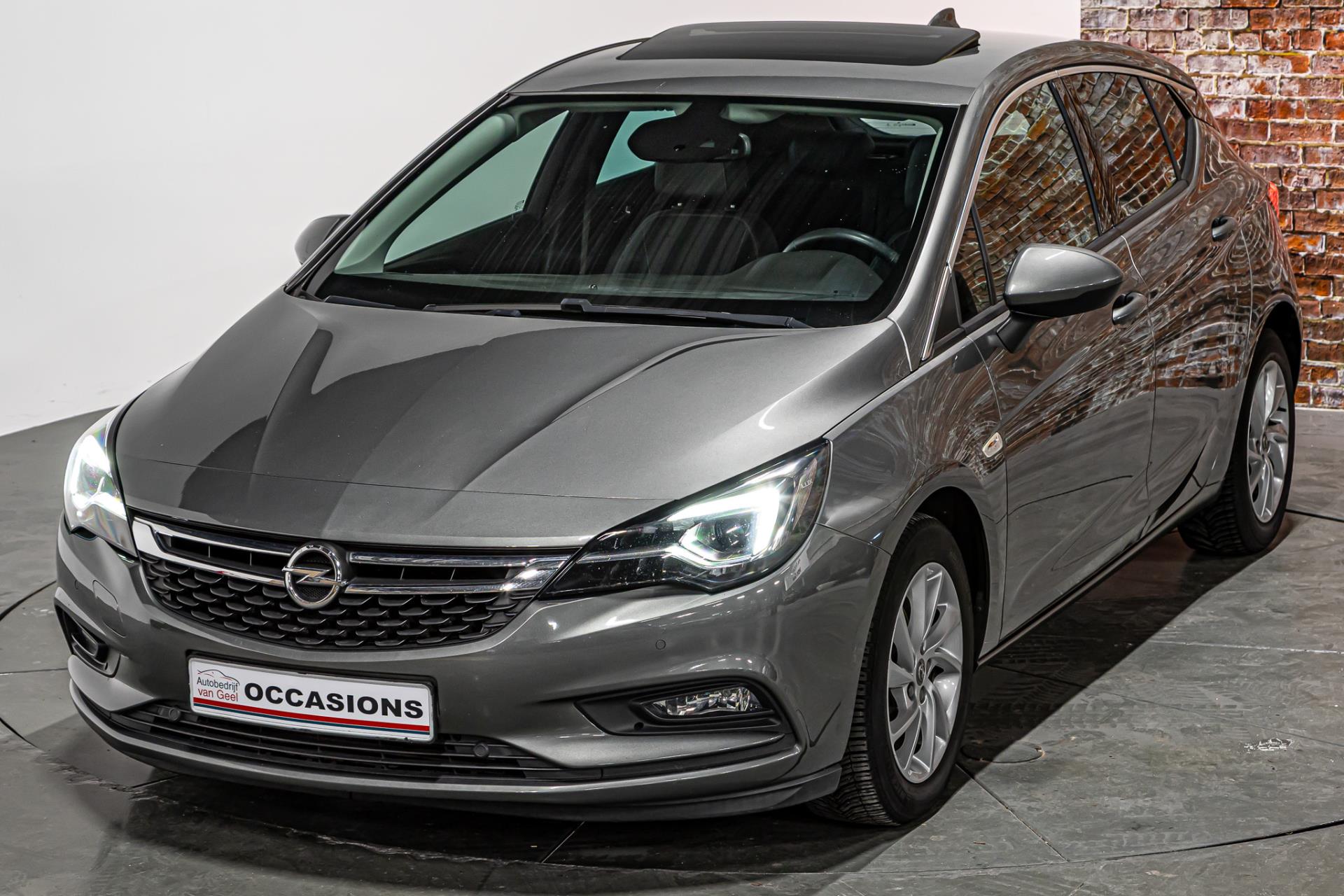 Opel Astra 1.4 Turbo | Apple Carplay | Schuif kanteldak|Stoelverwarming voor- en achter | Trekhaak 50438155-20.jpg | Autobedrijf van Geel