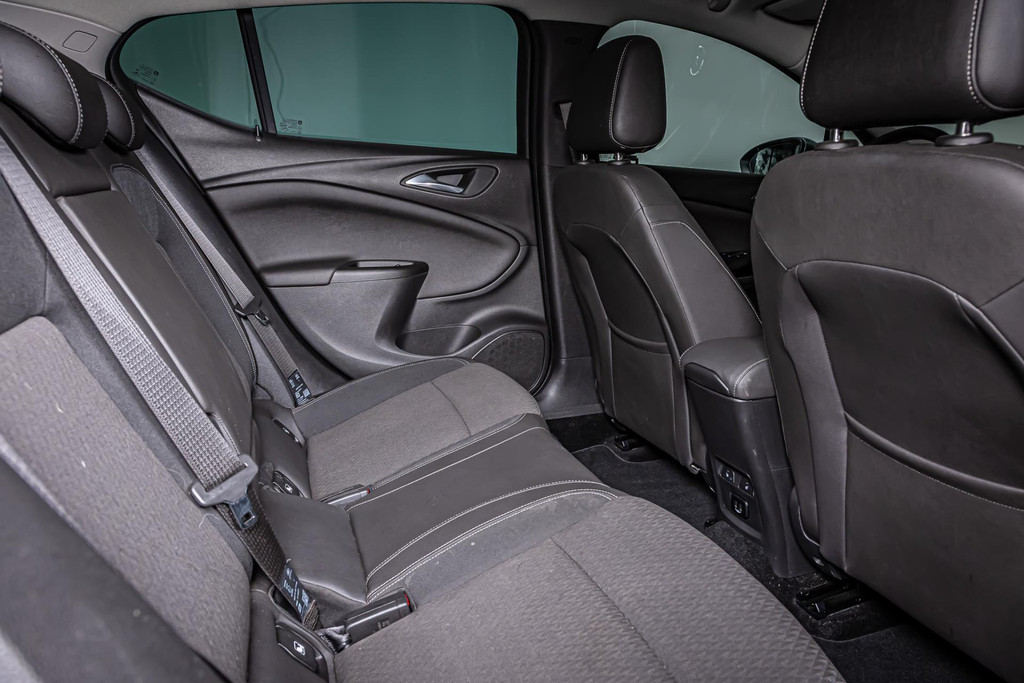 Opel Astra 1.4 Turbo | Apple Carplay | Schuif kanteldak|Stoelverwarming voor- en achter | Trekhaak 50438155-34.jpg | Autobedrijf van Geel