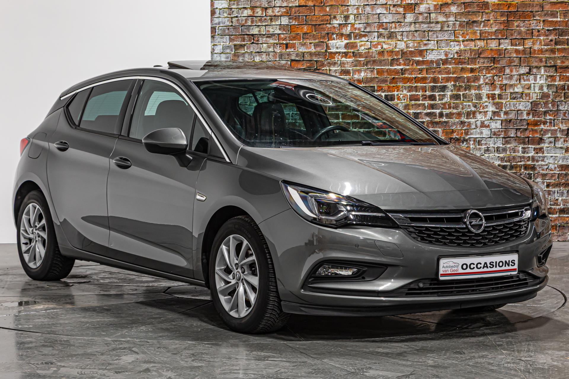 Opel Astra 1.4 Turbo | Apple Carplay | Schuif kanteldak|Stoelverwarming voor- en achter | Trekhaak 50438155-4.jpg | Autobedrijf van Geel