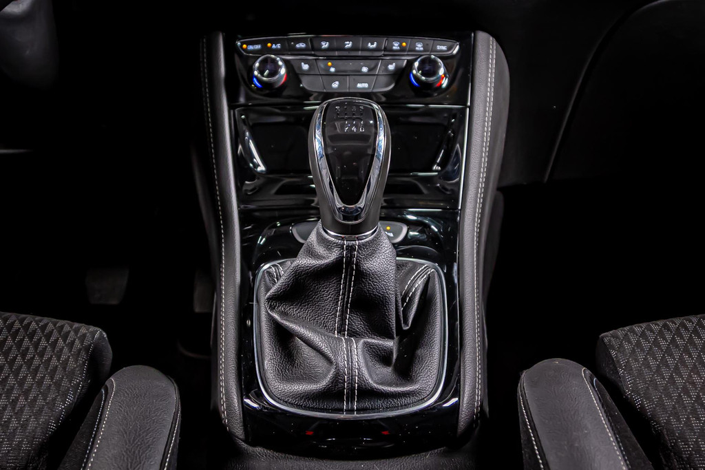 Opel Astra 1.4 Turbo | Apple Carplay | Schuif kanteldak|Stoelverwarming voor- en achter | Trekhaak 50438155-51.jpg | Autobedrijf van Geel