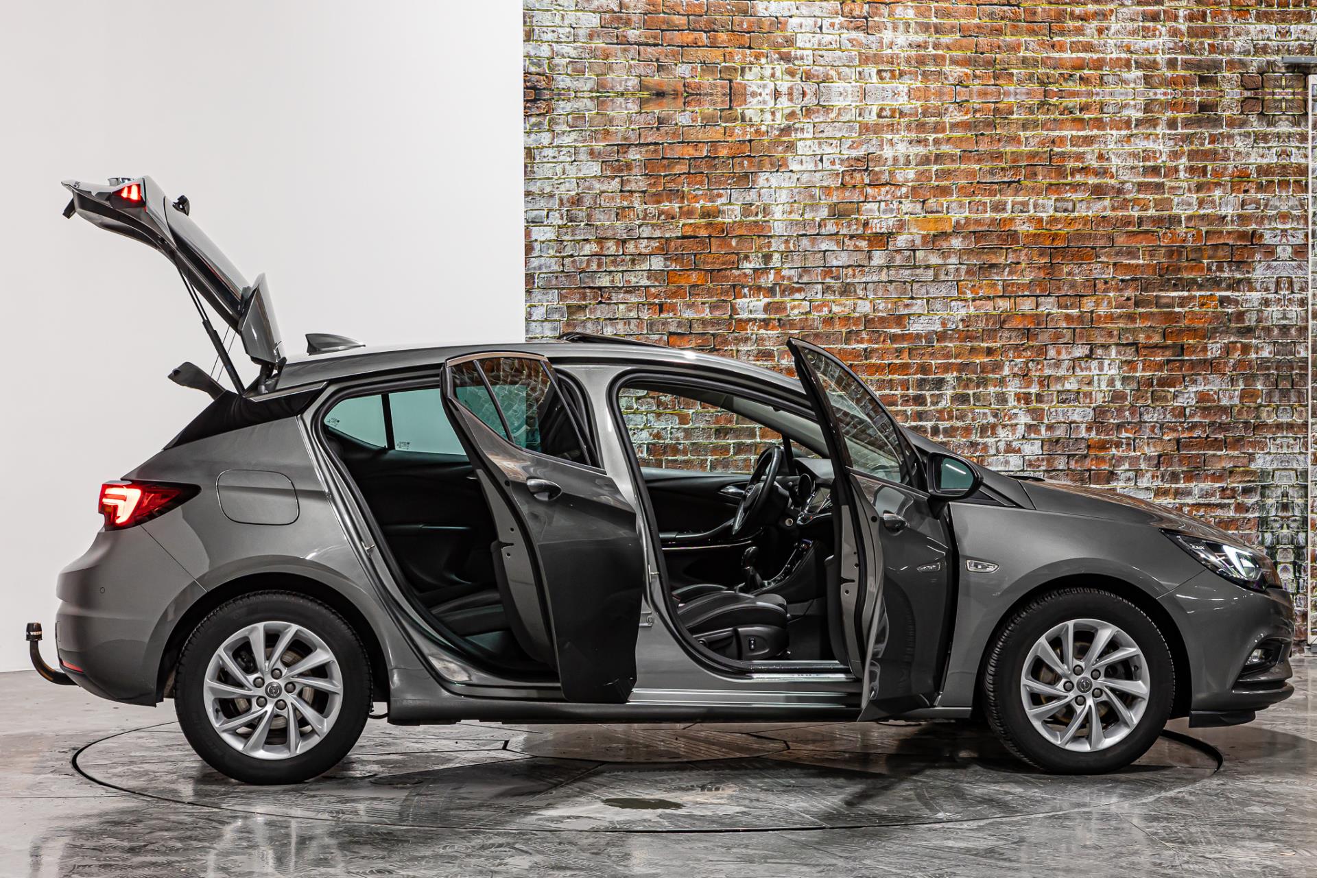 Opel Astra 1.4 Turbo | Apple Carplay | Schuif kanteldak|Stoelverwarming voor- en achter | Trekhaak 50438155-6.jpg | Autobedrijf van Geel