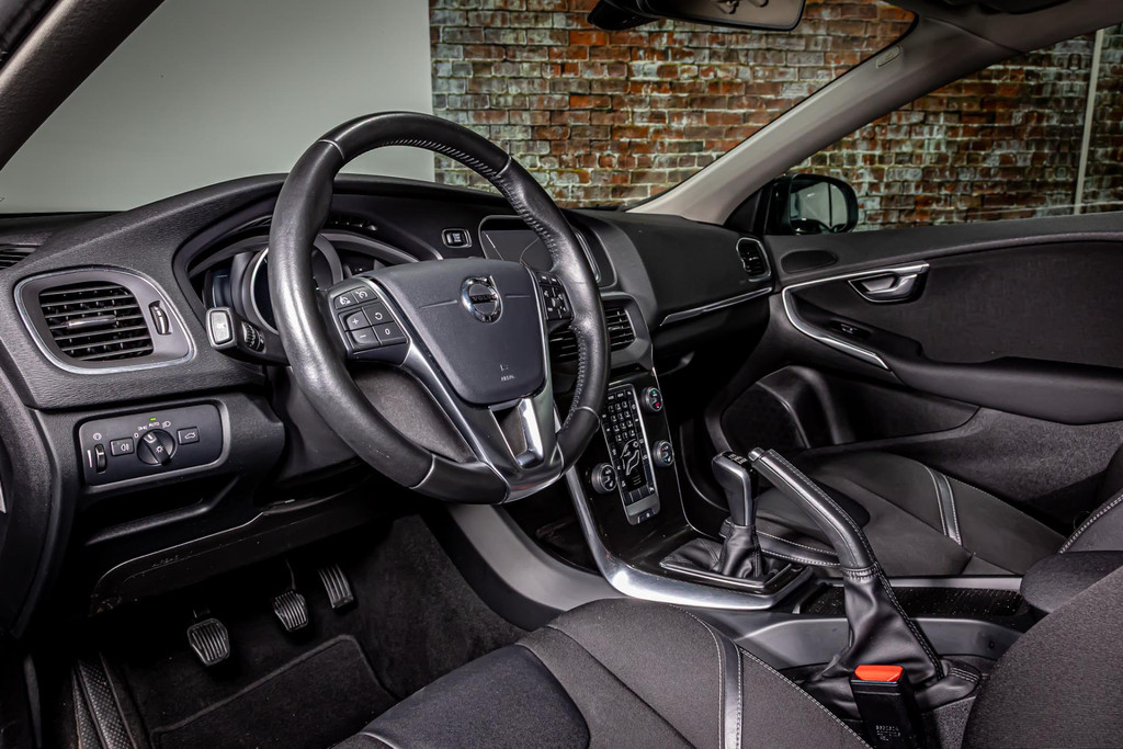 Volvo V40 2.0 T3 Momentum I Stoelverwarming I Trekhaak I Rijklaarprijs 50505502-25.jpg | Autobedrijf van Geel