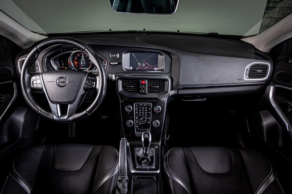 Volvo V40 2.0 T3 Momentum I Stoelverwarming I Trekhaak I Rijklaarprijs 50505502-29.jpg | Autobedrijf van Geel