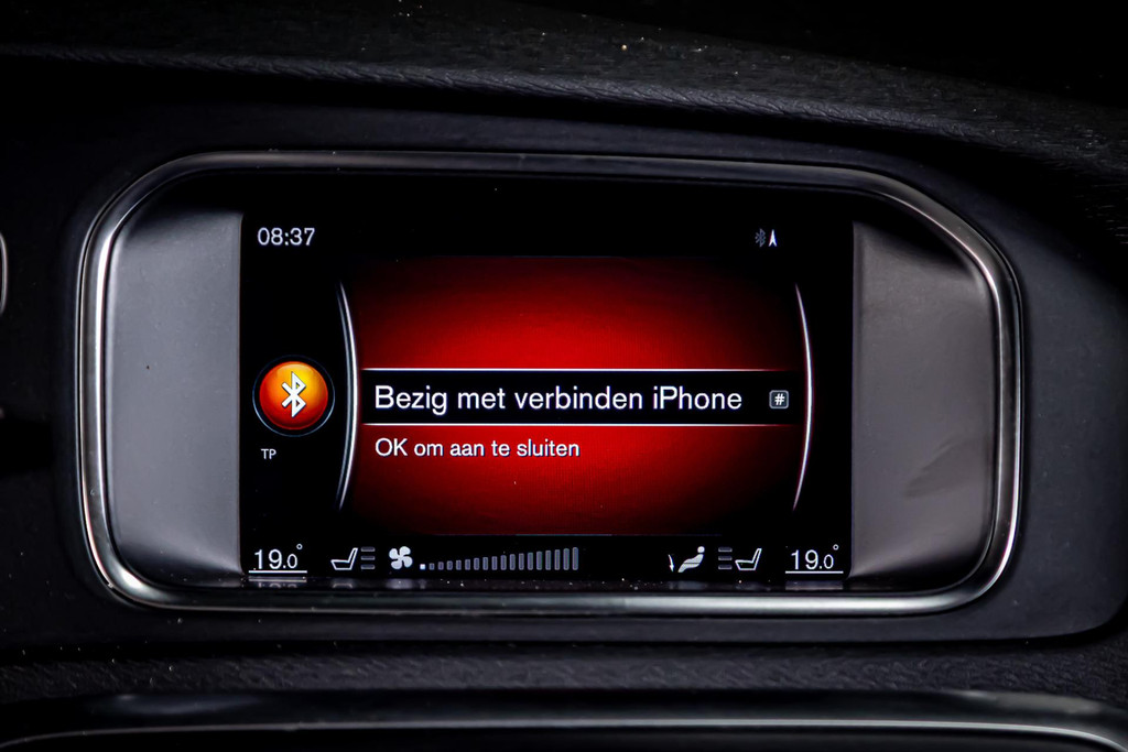 Volvo V40 2.0 T3 Momentum I Stoelverwarming I Trekhaak I Rijklaarprijs 50505502-36.jpg | Autobedrijf van Geel