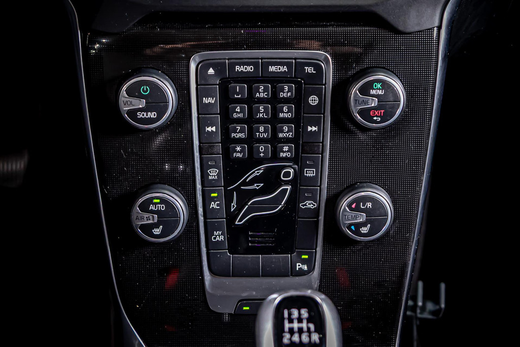 Volvo V40 2.0 T3 Momentum I Stoelverwarming I Trekhaak I Rijklaarprijs 50505502-41.jpg | Autobedrijf van Geel