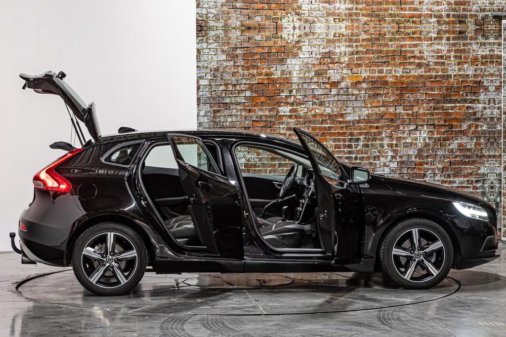 Volvo V40 2.0 T3 Momentum I Stoelverwarming I Trekhaak I Rijklaarprijs 50505502-6.jpg | Autobedrijf van Geel