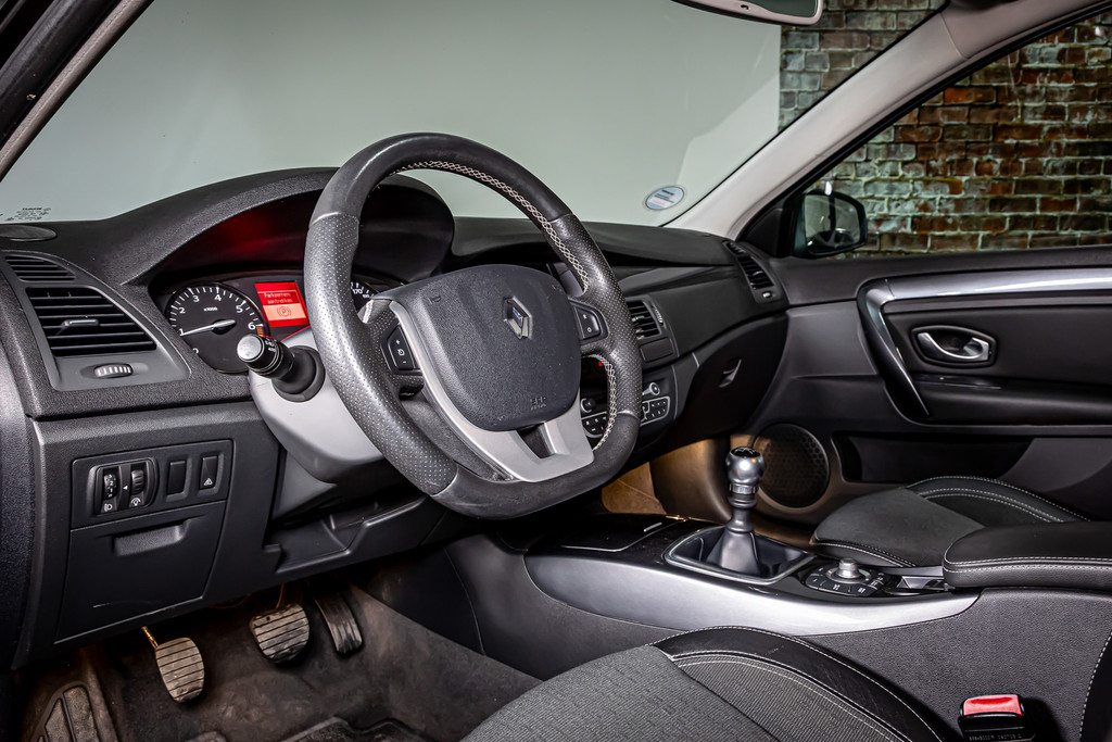 Renault Laguna Estate 2.0 16V GT 50513065-35.jpg | Autobedrijf van Geel