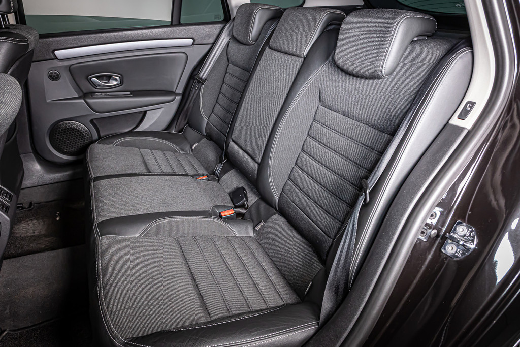 Renault Laguna Estate 2.0 16V GT 50513065-42.jpg | Autobedrijf van Geel