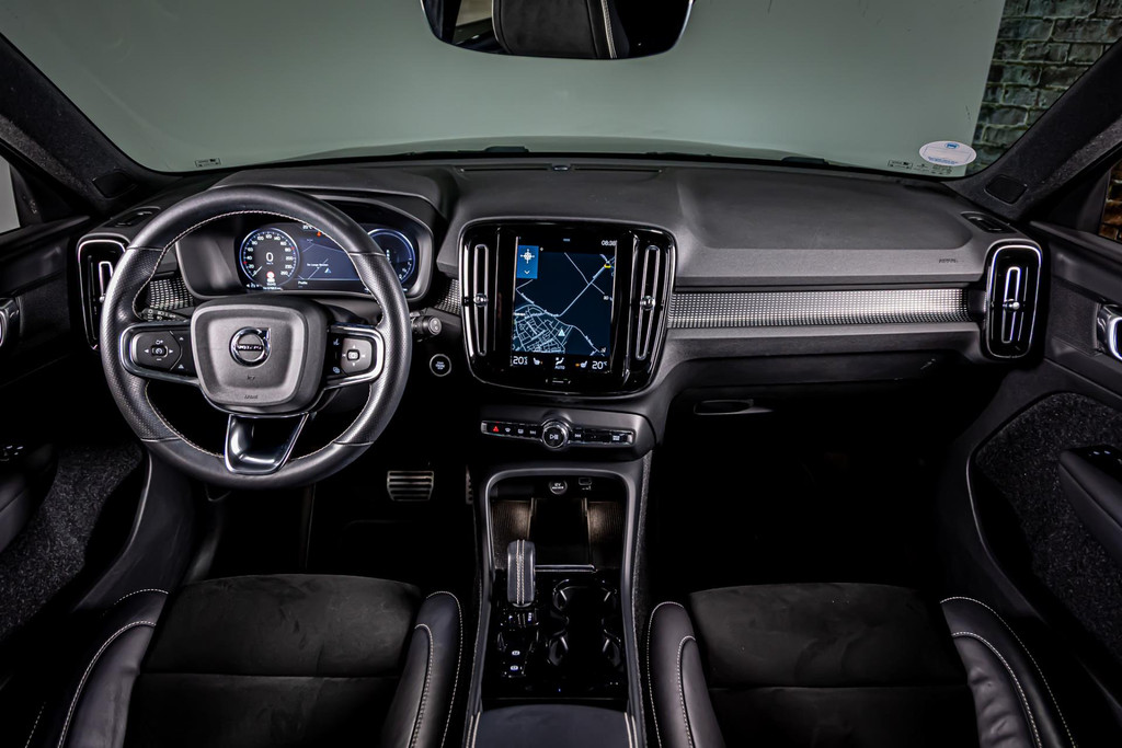 Volvo XC40 1.5 T4 Recharge R-Design |Apple CarPlay | Keyless Start | DAB+ |Achteruitrijcamera 50514230-18.jpg | Autobedrijf van Geel