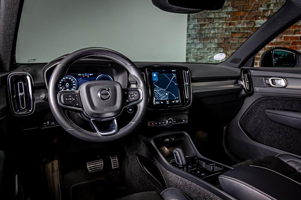 Volvo XC40 1.5 T4 Recharge R-Design |Apple CarPlay | Keyless Start | DAB+ |Achteruitrijcamera 50514230-19.jpg | Autobedrijf van Geel