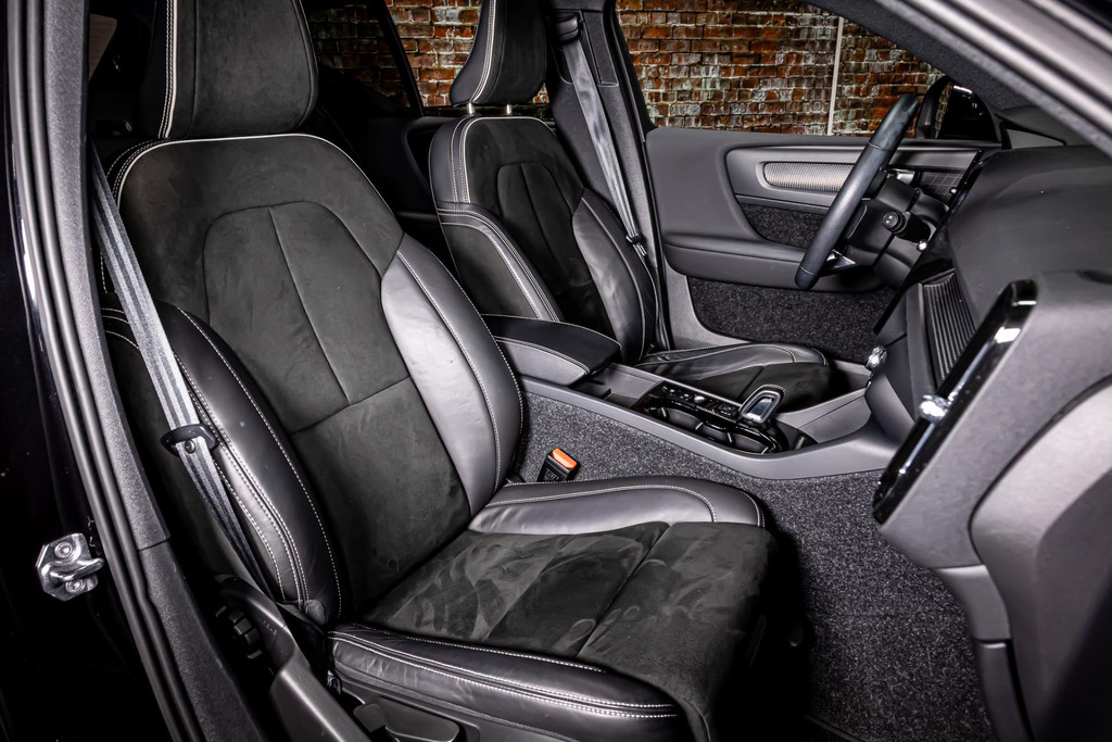 Volvo XC40 1.5 T4 Recharge R-Design |Apple CarPlay | Keyless Start | DAB+ |Achteruitrijcamera 50514230-2.jpg | Autobedrijf van Geel