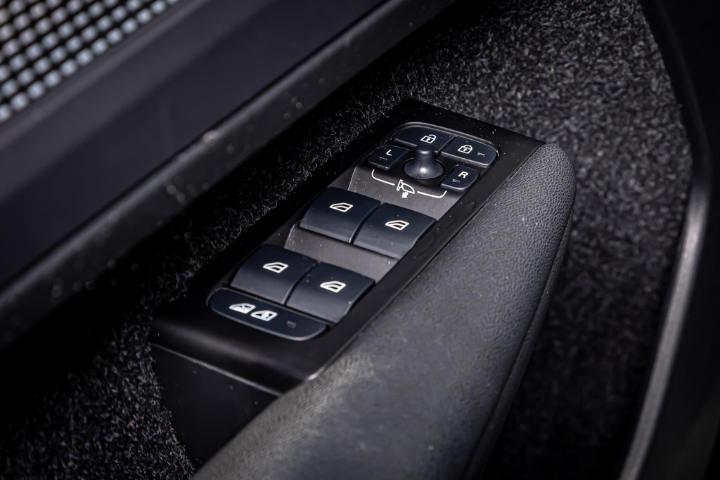 Volvo XC40 1.5 T4 Recharge R-Design |Apple CarPlay | Keyless Start | DAB+ |Achteruitrijcamera 50514230-24.jpg | Autobedrijf van Geel