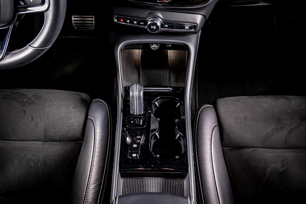 Volvo XC40 1.5 T4 Recharge R-Design |Apple CarPlay | Keyless Start | DAB+ |Achteruitrijcamera 50514230-43.jpg | Autobedrijf van Geel