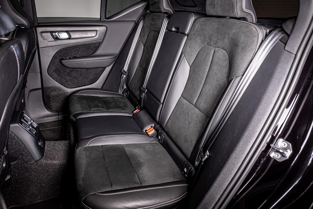 Volvo XC40 1.5 T4 Recharge R-Design |Apple CarPlay | Keyless Start | DAB+ |Achteruitrijcamera 50514230-44.jpg | Autobedrijf van Geel