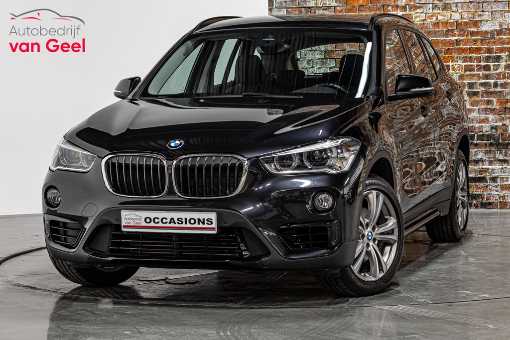BMW X1 SDrive18i High Executive 50639026-0.jpg | Autobedrijf van Geel