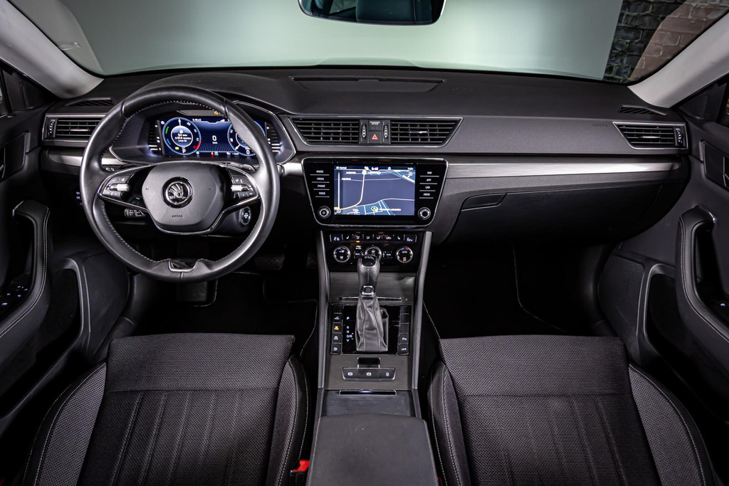 Škoda Superb Combi 1.4 TSI iV Business Edition Plus | Apple Carplay/Android | DAB+ | Memory | Amundsen pakket | Cruise Control 51130382-17.jpg | Autobedrijf van Geel