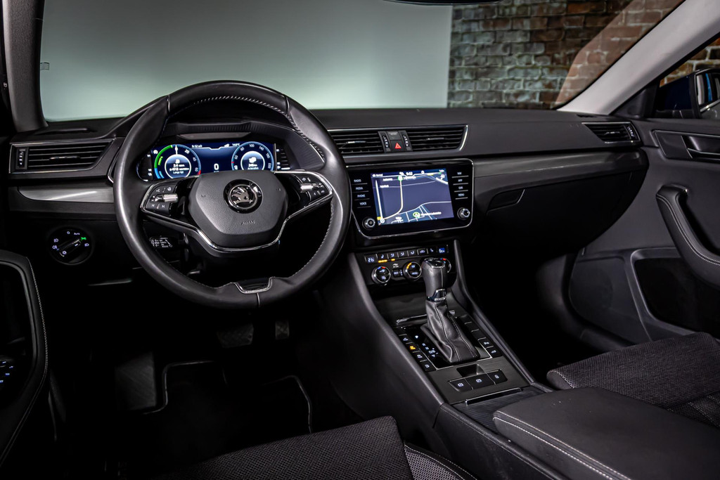 Škoda Superb Combi 1.4 TSI iV Business Edition Plus | Apple Carplay/Android | DAB+ | Memory | Amundsen pakket | Cruise Control 51130382-30.jpg | Autobedrijf van Geel