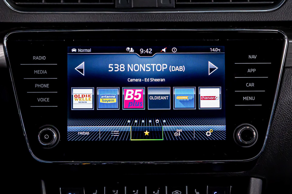 Škoda Superb Combi 1.4 TSI iV Business Edition Plus | Apple Carplay/Android | DAB+ | Memory | Amundsen pakket | Cruise Control 51130382-33.jpg | Autobedrijf van Geel
