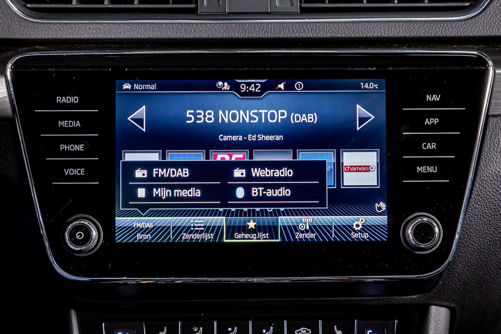 Škoda Superb Combi 1.4 TSI iV Business Edition Plus | Apple Carplay/Android | DAB+ | Memory | Amundsen pakket | Cruise Control 51130382-34.jpg | Autobedrijf van Geel