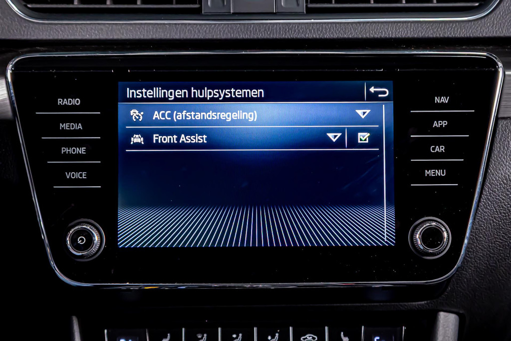 Škoda Superb Combi 1.4 TSI iV Business Edition Plus | Apple Carplay/Android | DAB+ | Memory | Amundsen pakket | Cruise Control 51130382-42.jpg | Autobedrijf van Geel