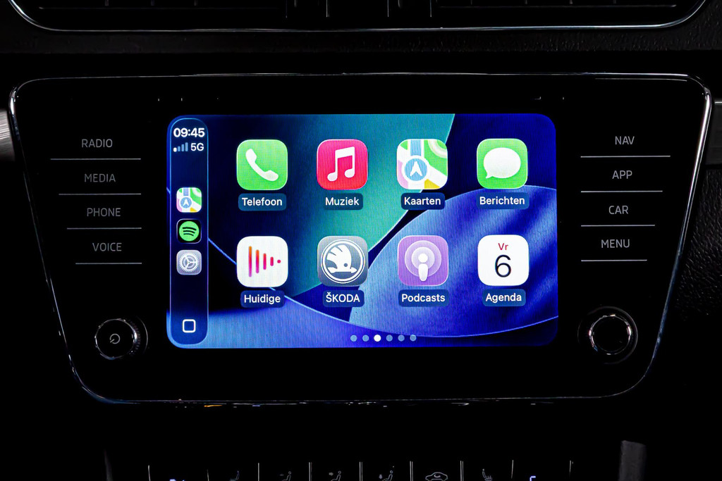 Škoda Superb Combi 1.4 TSI iV Business Edition Plus | Apple Carplay/Android | DAB+ | Memory | Amundsen pakket | Cruise Control 51130382-44.jpg | Autobedrijf van Geel