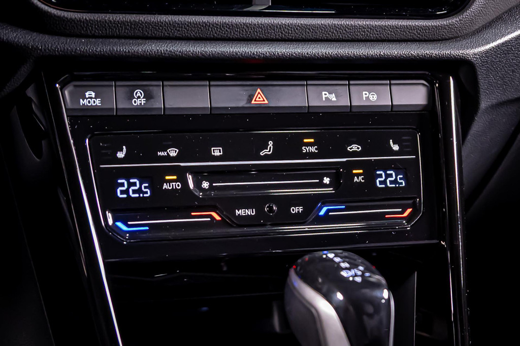 Volkswagen T-Roc 1.5 TSI R-Line | Blackstyle pakket | DAB + | IQ Light | 19' LM Zwart 51141361-20.jpg | Autobedrijf van Geel