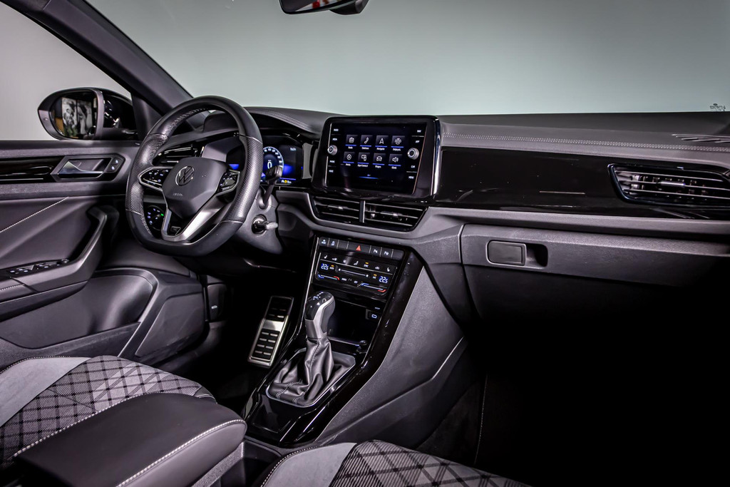 Volkswagen T-Roc 1.5 TSI R-Line | Blackstyle pakket | DAB + | IQ Light | 19' LM Zwart 51141361-21.jpg | Autobedrijf van Geel