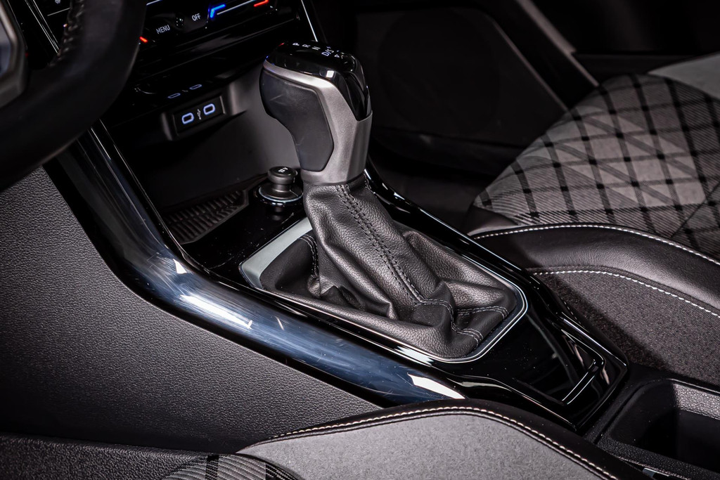 Volkswagen T-Roc 1.5 TSI R-Line | Blackstyle pakket | DAB + | IQ Light | 19' LM Zwart 51141361-24.jpg | Autobedrijf van Geel