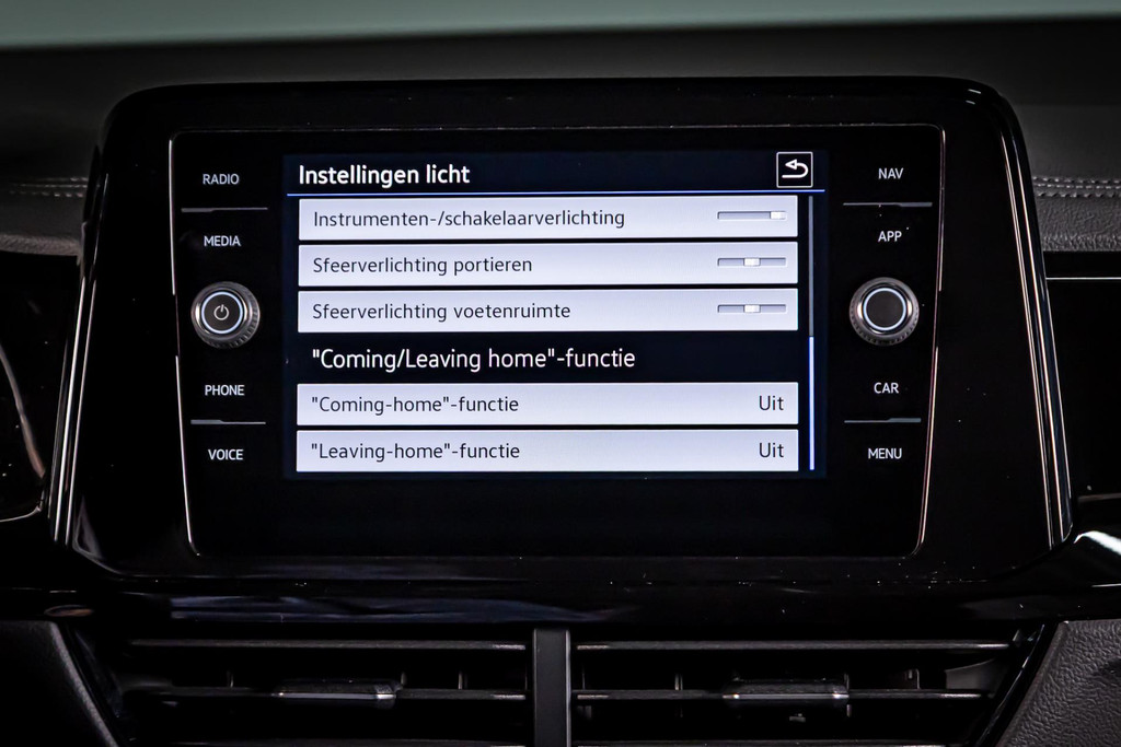 Volkswagen T-Roc 1.5 TSI R-Line | Blackstyle pakket | DAB + | IQ Light | 19' LM Zwart 51141361-39.jpg | Autobedrijf van Geel