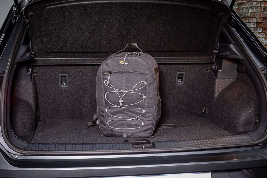 Volkswagen T-Roc 1.5 TSI R-Line | Blackstyle pakket | DAB + | IQ Light | 19' LM Zwart 51141361-48.jpg | Autobedrijf van Geel