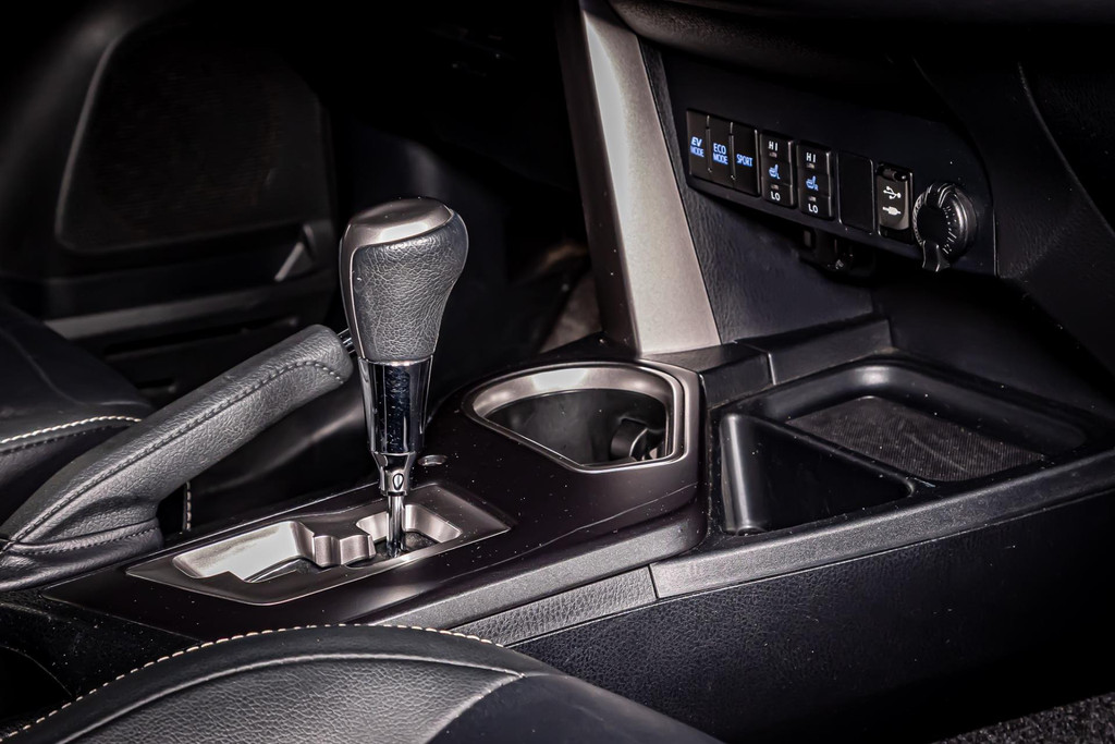 Toyota RAV4 2.5 Hybrid Executive | Schuif/kanteldak | Trekhaak | Cruise Control 51240777-28.jpg | Autobedrijf van Geel