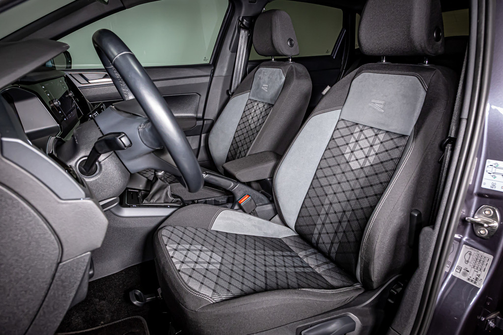 Volkswagen Polo 1.0 TSI R-Line| Apple Carplay | LED | DAB+ |Adaptive Cruise Control LM 17' Bergamo 51501071-19.jpg | Autobedrijf van Geel