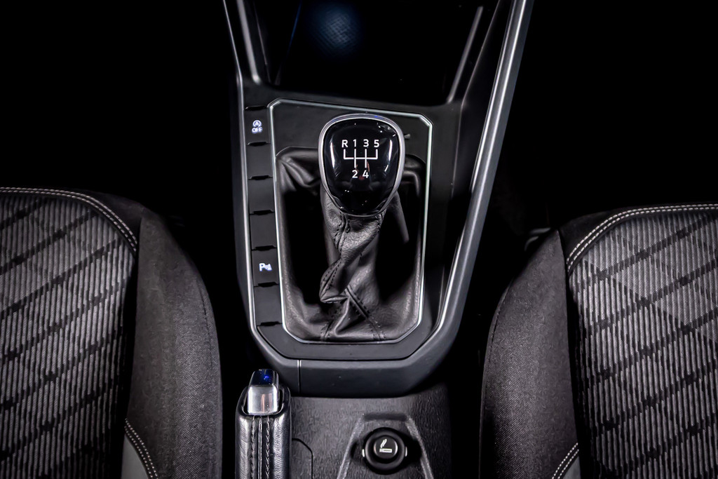 Volkswagen Polo 1.0 TSI R-Line| Apple Carplay | LED | DAB+ |Adaptive Cruise Control LM 17' Bergamo 51501071-28.jpg | Autobedrijf van Geel