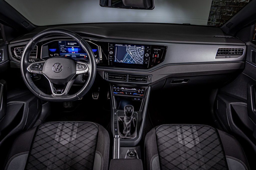 Volkswagen Polo 1.0 TSI R-Line| Apple Carplay | LED | DAB+ |Adaptive Cruise Control LM 17' Bergamo 51501071-33.jpg | Autobedrijf van Geel