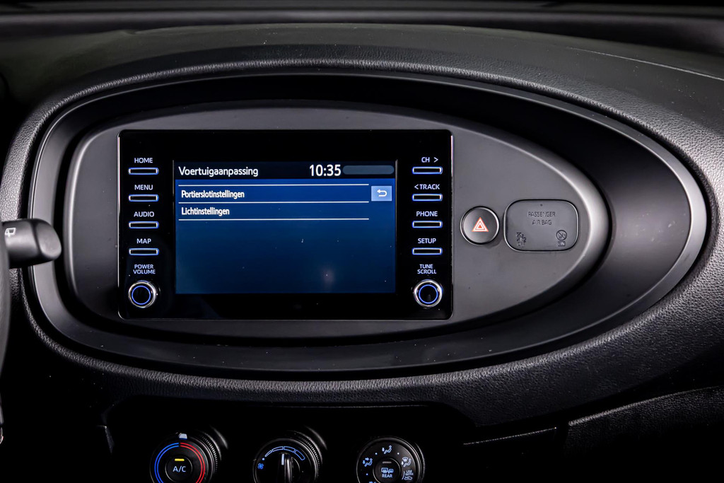 Toyota Aygo X 1.0 VVT-i MT Play | Adaptive Cruise Control | Apple Carplay | DAB+ 51501219-34.jpg | Autobedrijf van Geel