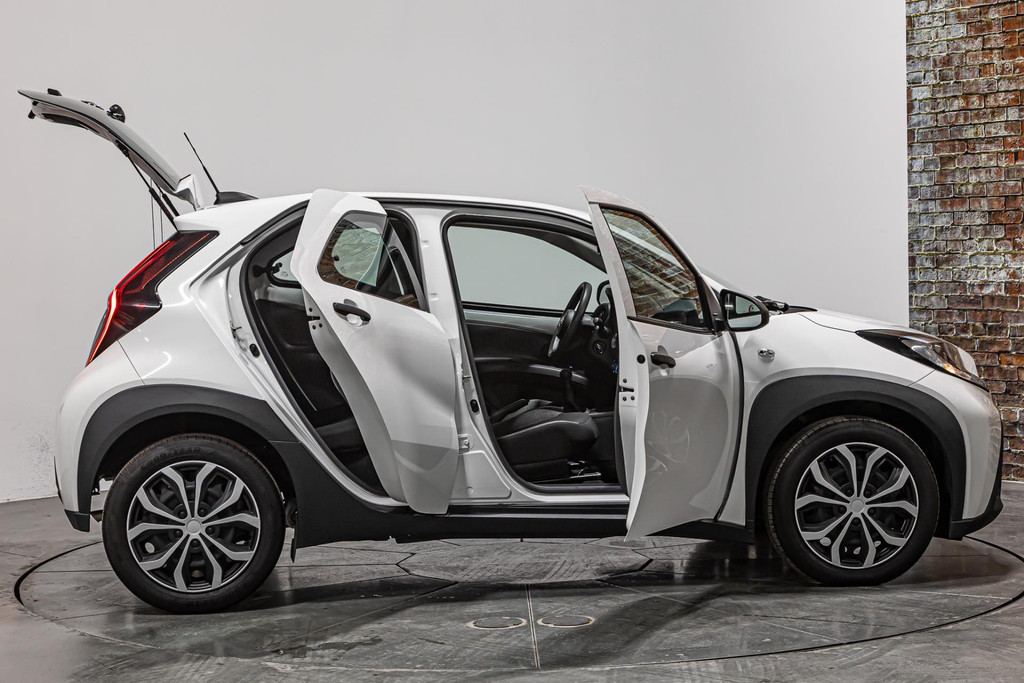 Toyota Aygo X 1.0 VVT-i MT Play | Adaptive Cruise Control | Apple Carplay | DAB+ 51501219-7.jpg | Autobedrijf van Geel