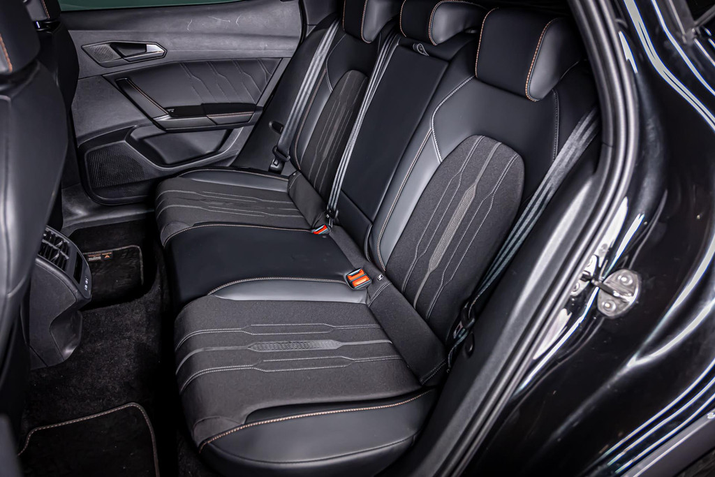 CUPRA Formentor 1.4 e-Hybrid PHEV | DAB + | Sportstoelen | Apple Carplay | Rijklaarprijs incl. BOVAG Garantie 51502017-27.jpg | Autobedrijf van Geel