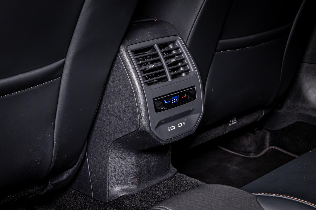 CUPRA Formentor 1.4 e-Hybrid PHEV | DAB + | Sportstoelen | Apple Carplay | Rijklaarprijs incl. BOVAG Garantie 51502017-29.jpg | Autobedrijf van Geel