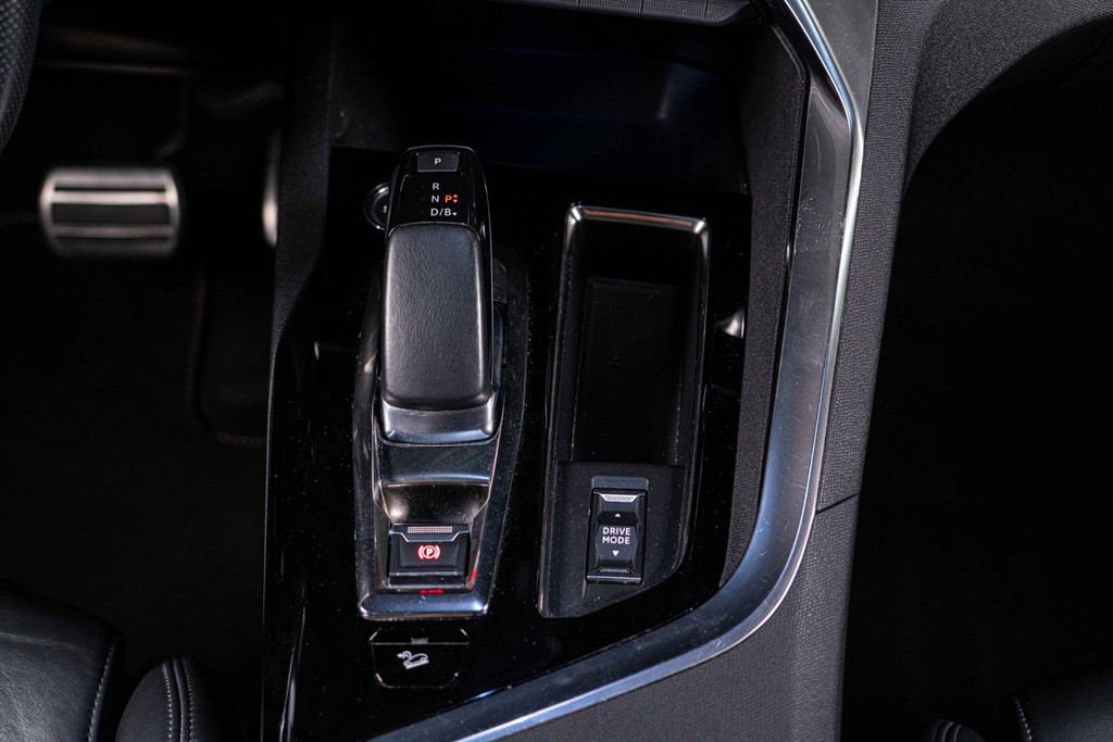 Peugeot 3008 1.6 HYbrid4 300 GT Pack Business I Panoramadak I Trekhaak I Stoelverwarming 51590800-44.jpg | Autobedrijf van Geel