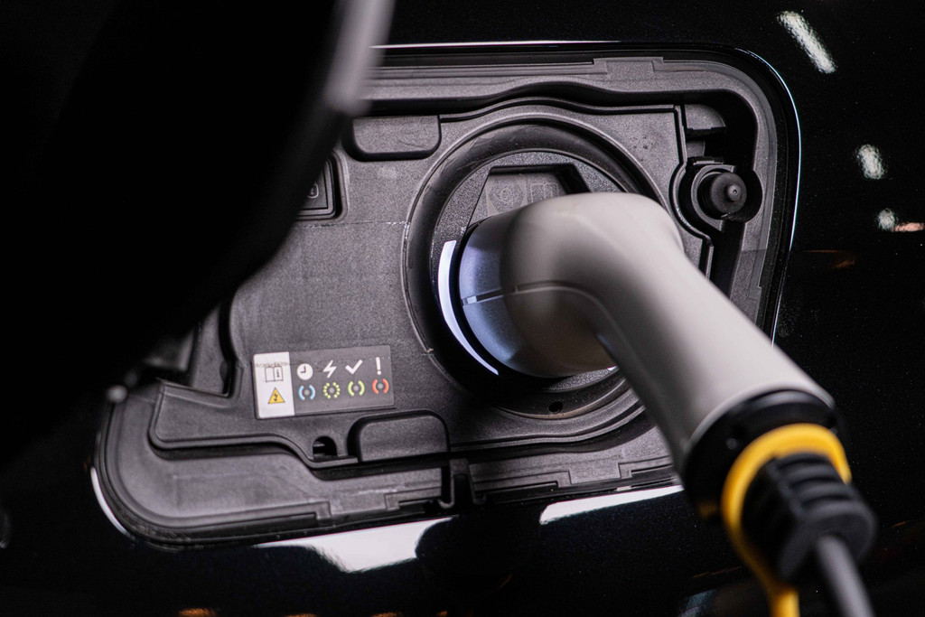 Peugeot 3008 1.6 HYbrid4 300 GT Pack Business I Panoramadak I Trekhaak I Stoelverwarming 51590800-71.jpg | Autobedrijf van Geel