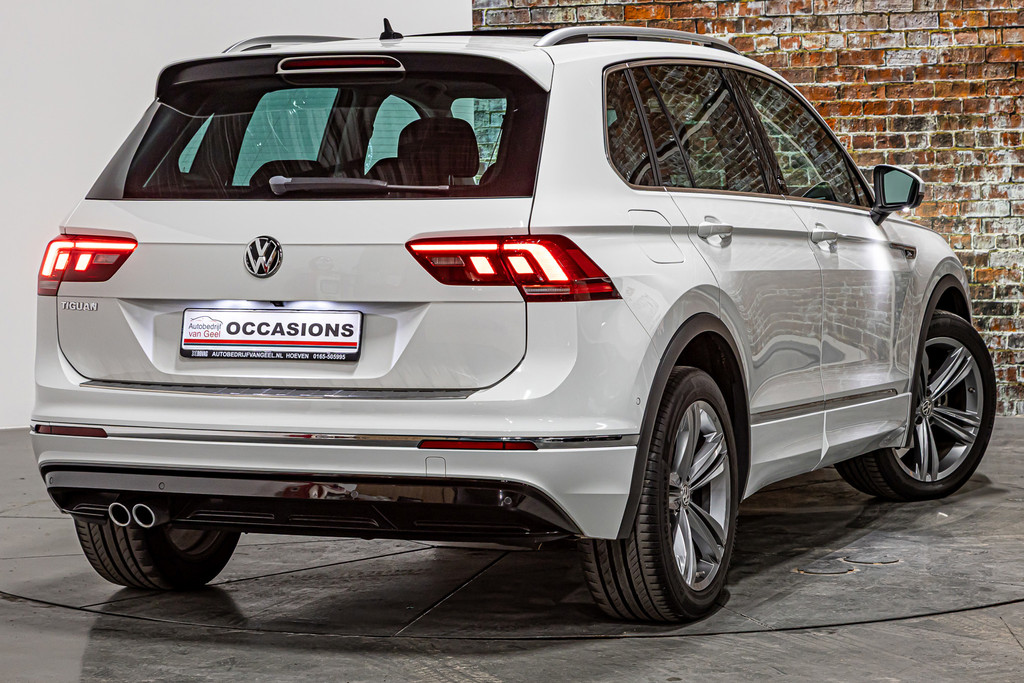 Volkswagen Tiguan 1.4 TSI ACT Comfortline Business R| Panormadak | Elektrisch uitklapbare trekhaak 51766951-11.jpg | Autobedrijf van Geel