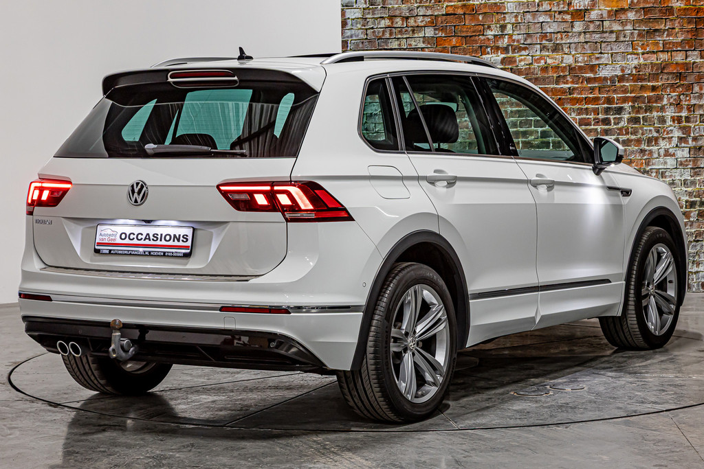 Volkswagen Tiguan 1.4 TSI ACT Comfortline Business R| Panormadak | Elektrisch uitklapbare trekhaak 51766951-12.jpg | Autobedrijf van Geel