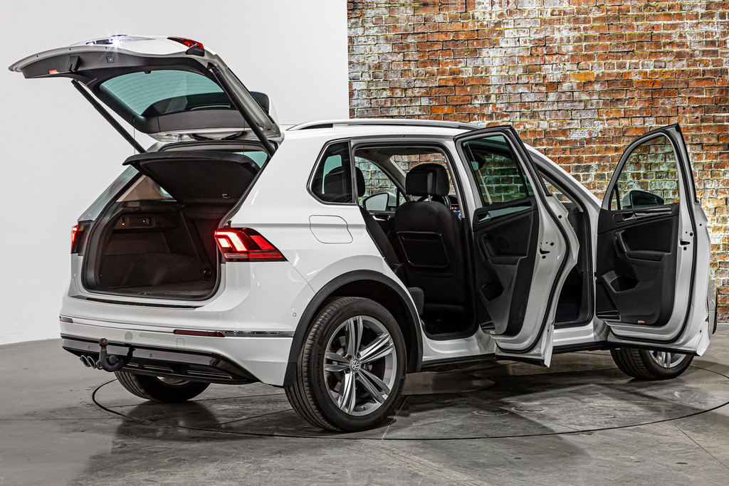 Volkswagen Tiguan 1.4 TSI ACT Comfortline Business R| Panormadak | Elektrisch uitklapbare trekhaak 51766951-14.jpg | Autobedrijf van Geel