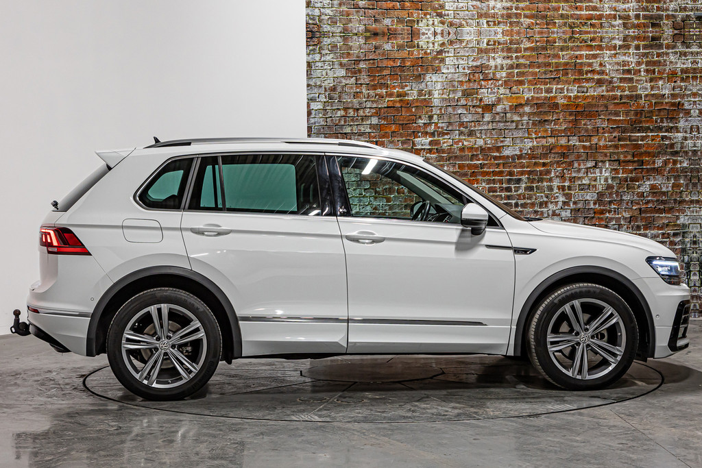 Volkswagen Tiguan 1.4 TSI ACT Comfortline Business R| Panormadak | Elektrisch uitklapbare trekhaak 51766951-16.jpg | Autobedrijf van Geel