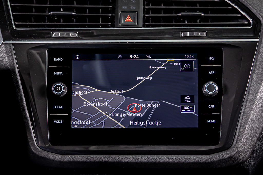 Volkswagen Tiguan 1.4 TSI ACT Comfortline Business R| Panormadak | Elektrisch uitklapbare trekhaak 51766951-28.jpg | Autobedrijf van Geel