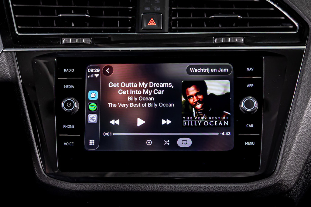 Volkswagen Tiguan 1.4 TSI ACT Comfortline Business R| Panormadak | Elektrisch uitklapbare trekhaak 51766951-33.jpg | Autobedrijf van Geel