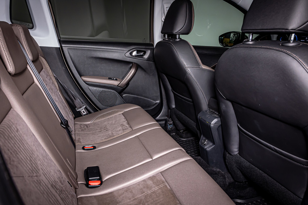 Peugeot 2008 1.6 VTi Féline|Afneembare trekhaak | Cruise controle 51826855-25.jpg | Autobedrijf van Geel